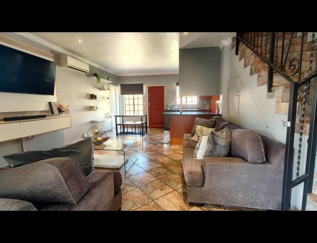 2 BEDROOM TOWNHOUSE FOR SALE IN ANNLIN